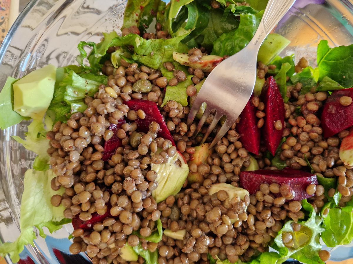 Greek vegan salad with lentils