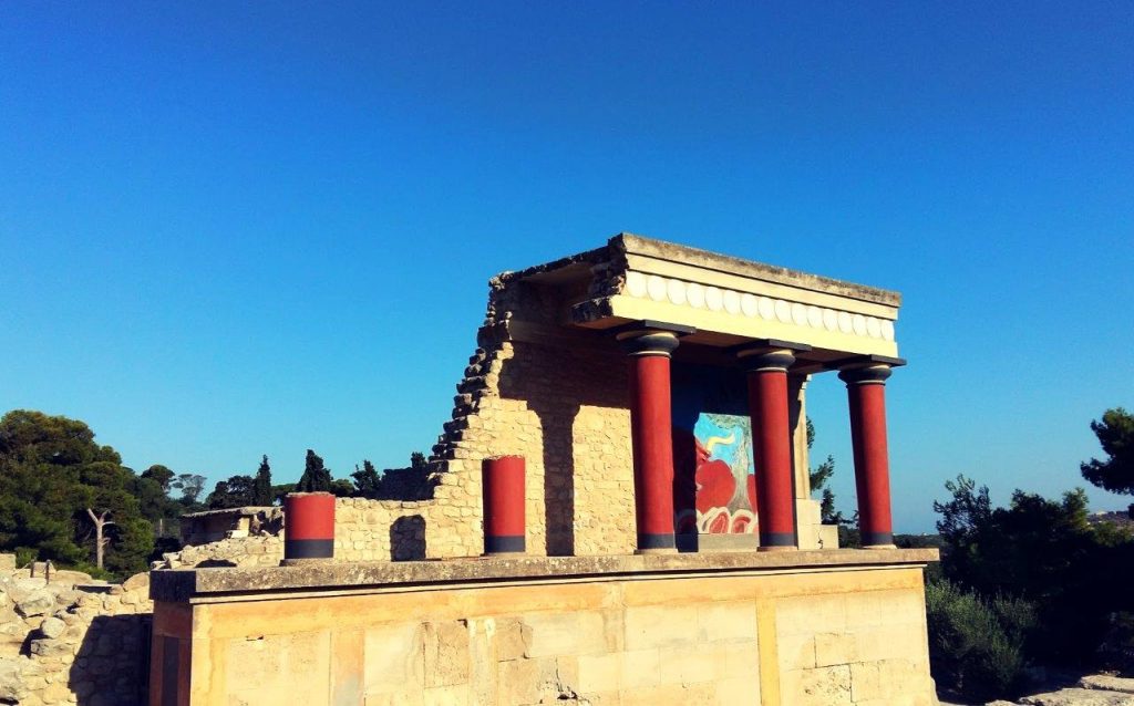 Why Are Greek Houses Painted Blue And White?