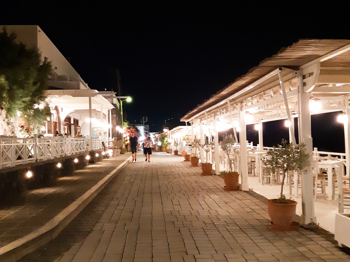 Promenade in Kamari Santorini