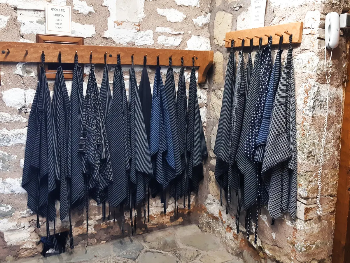 You can borrow a skirt to visit the monasteries of Meteora