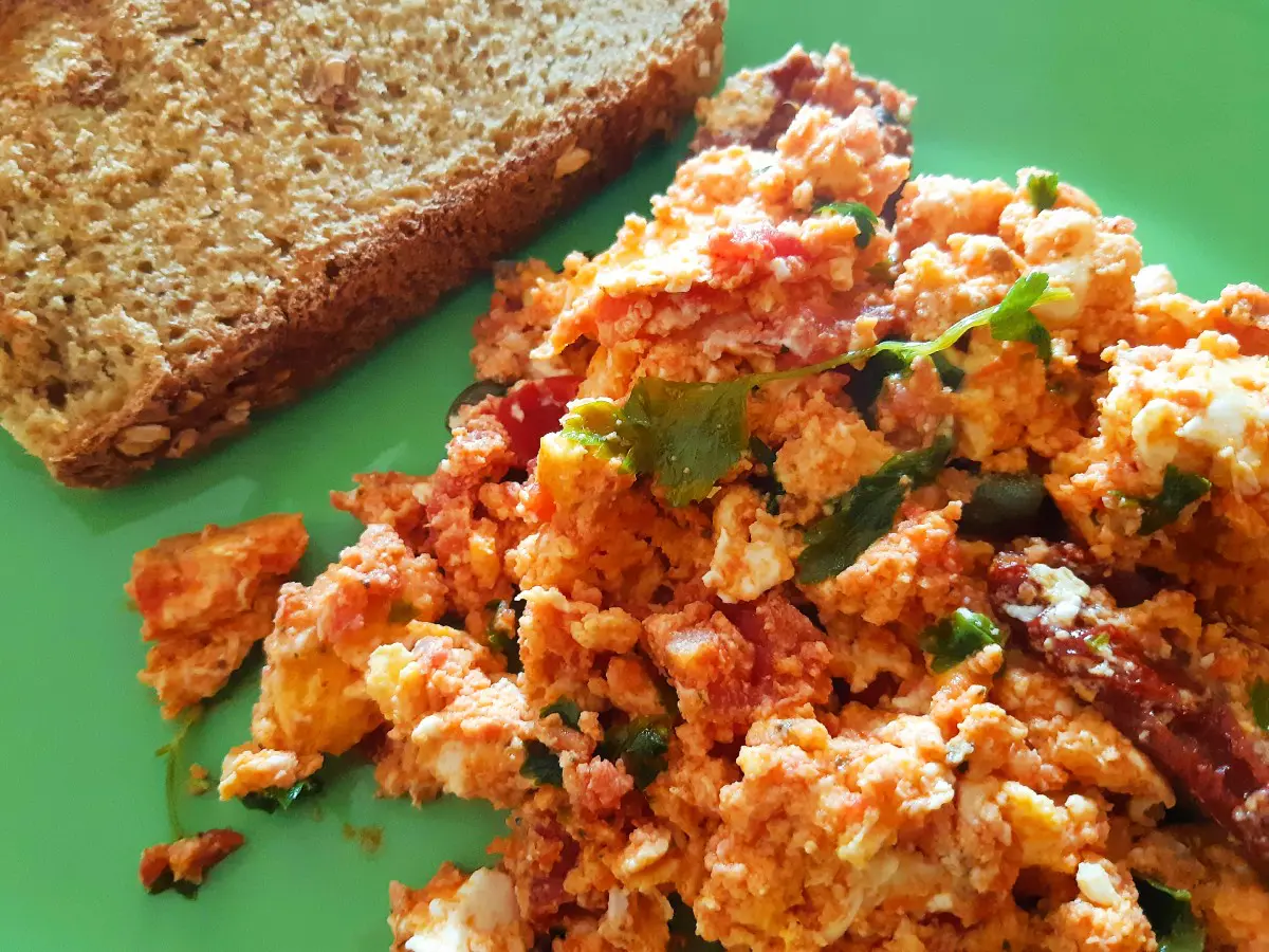 Stapatsada tomato omelette - Greek food