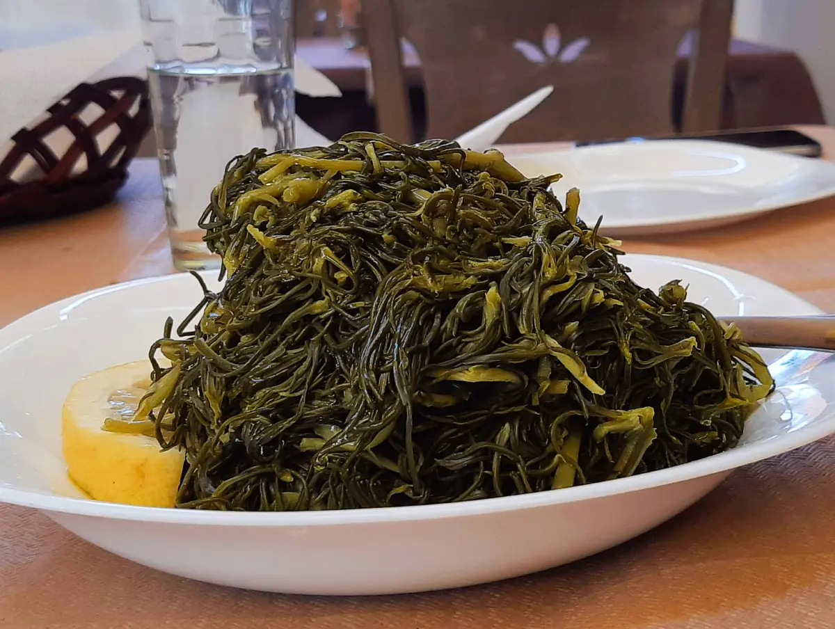 Greek boiled greens - Horta