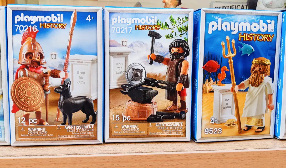 A present from Greece for kids - Playmobil figurines