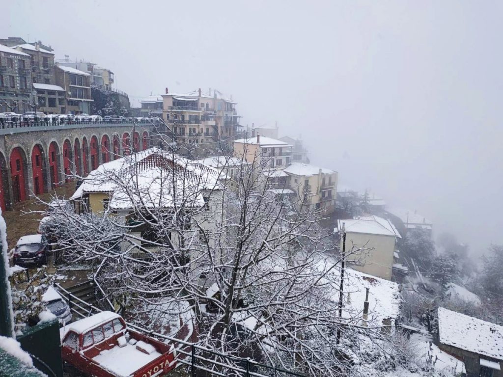 What is the weather like in greece in january