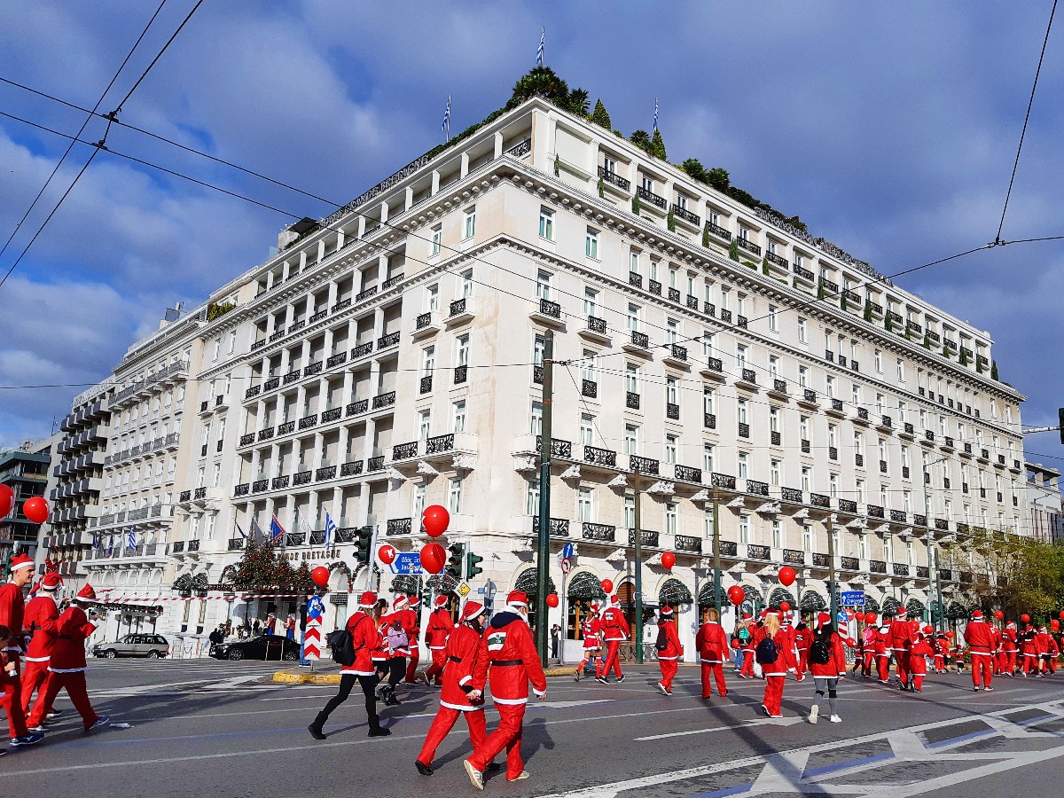 Santa Run in Athens - Grande Bretagne Hotel