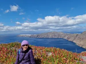 Santorini on a budget - Hiking path from Fira to Oia