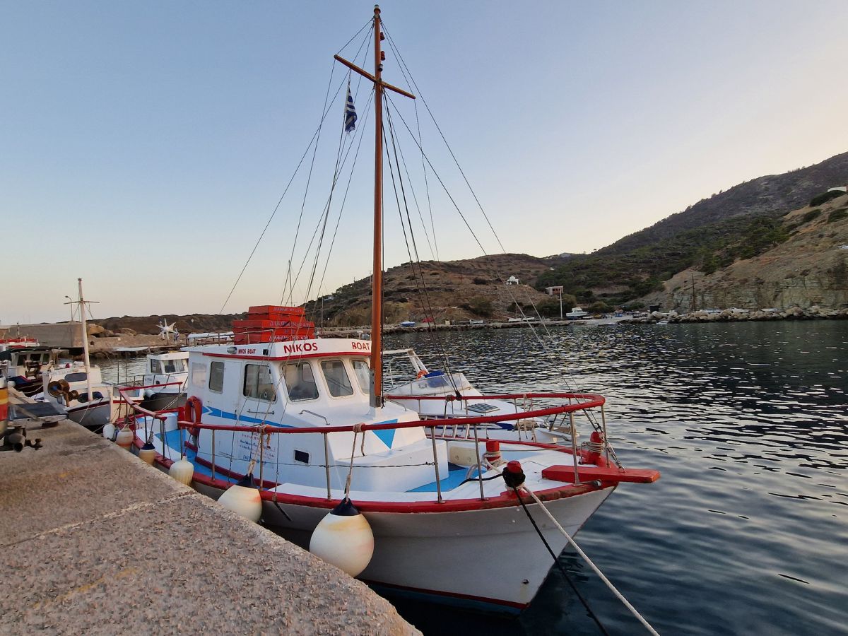 Nikos boat to Saria island