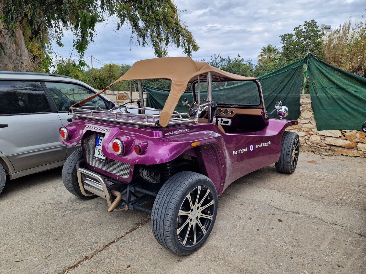 Can I hire a car in Greece with a US license