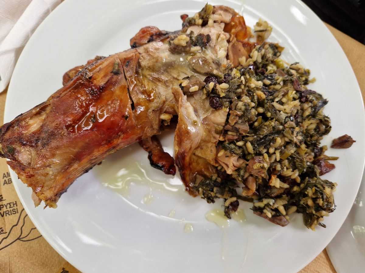 Naxos dish with spinach and rice - Patoudo