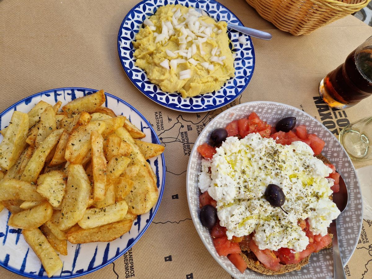 Tasting the local cuisine is one of the best things to do in Naxos