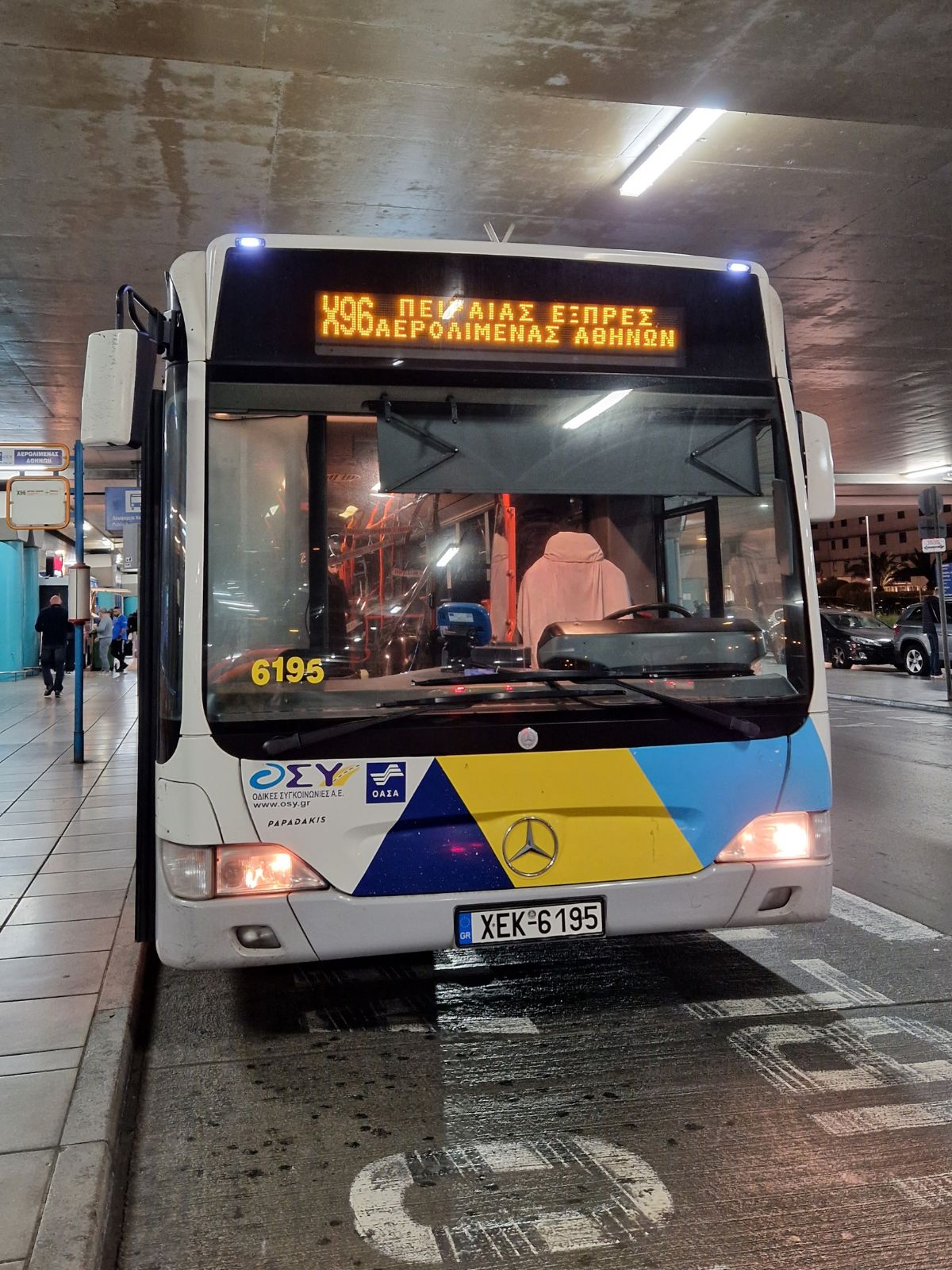 24-hour buses in Athens